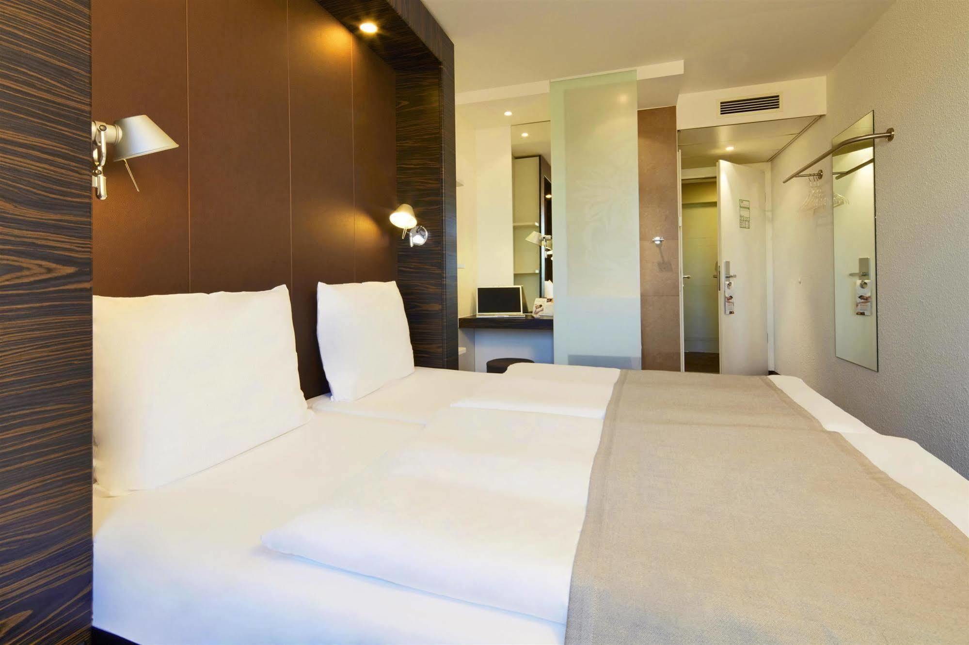 B&B Hotel Muenchen-بوتسبورن المظهر الخارجي الصورة