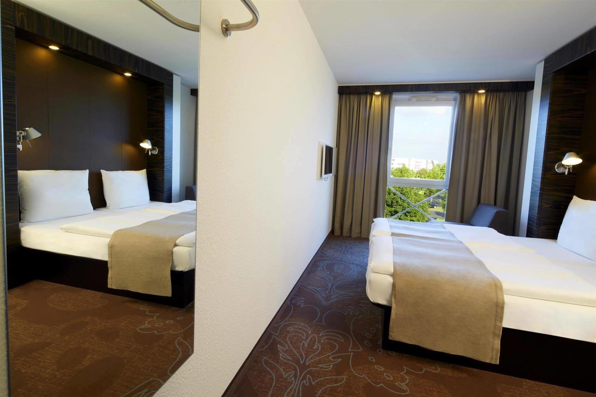 B&B Hotel Muenchen-بوتسبورن المظهر الخارجي الصورة