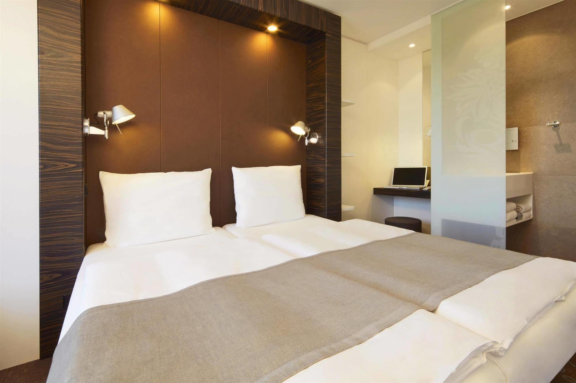 B&B Hotel Muenchen-بوتسبورن المظهر الخارجي الصورة